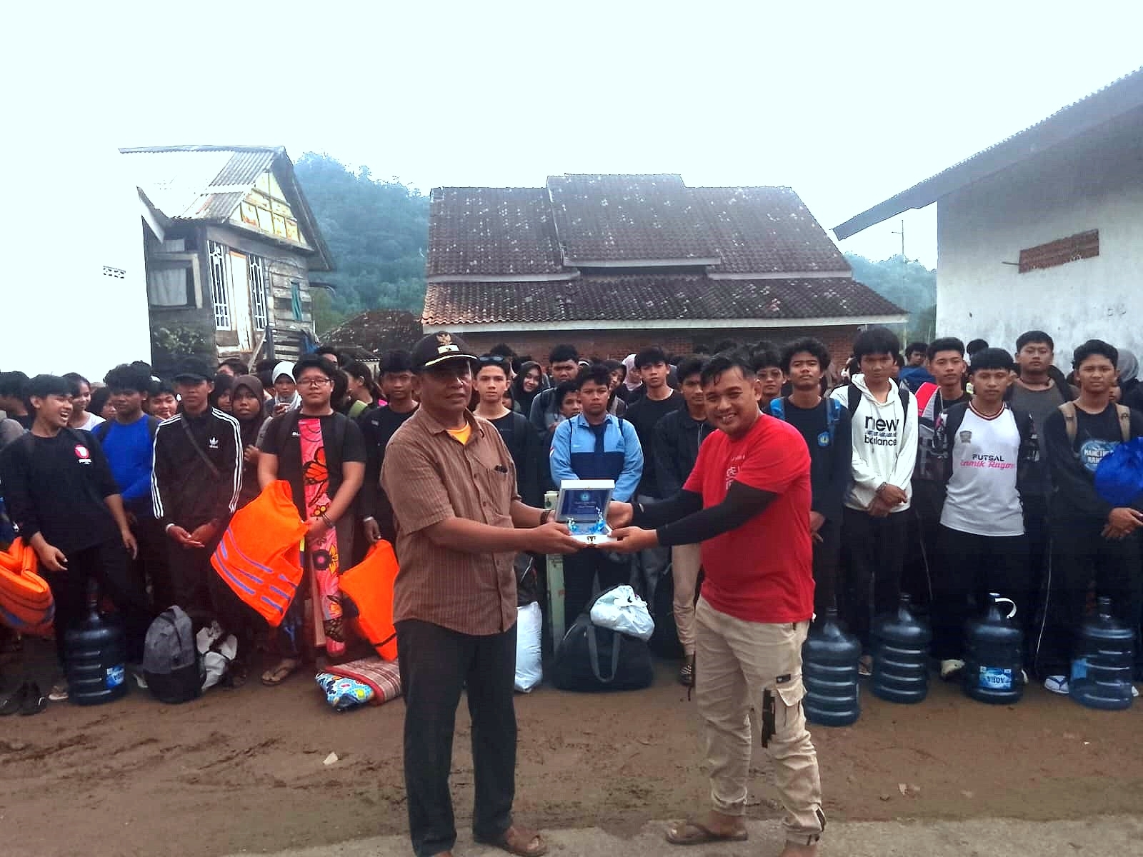 Kegiatan Homestay Pengenalan Masyarakat Perikanan dan Kelautan